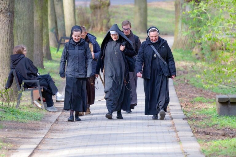 Byłe zakonnice wspominają życie w habicie